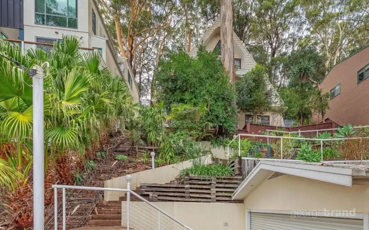 28 Riviera Avenue