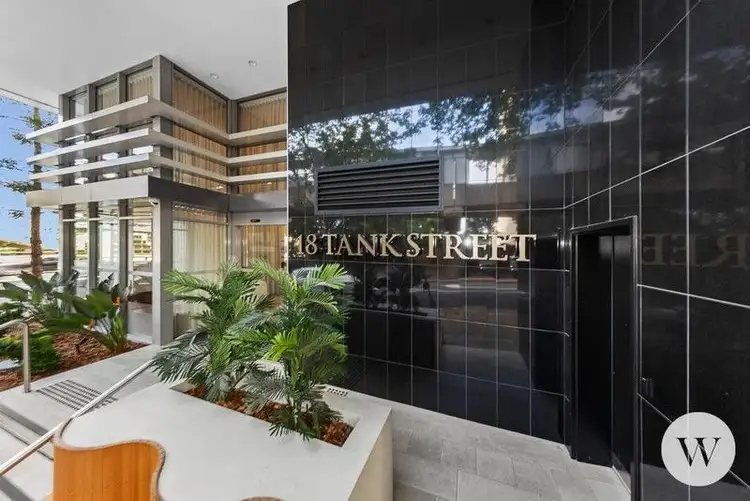 126/18 Tank Street
