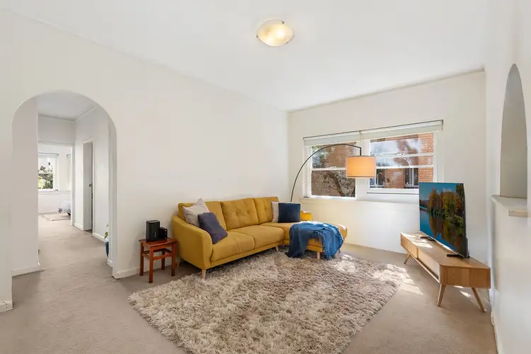 2/17 Cook Street