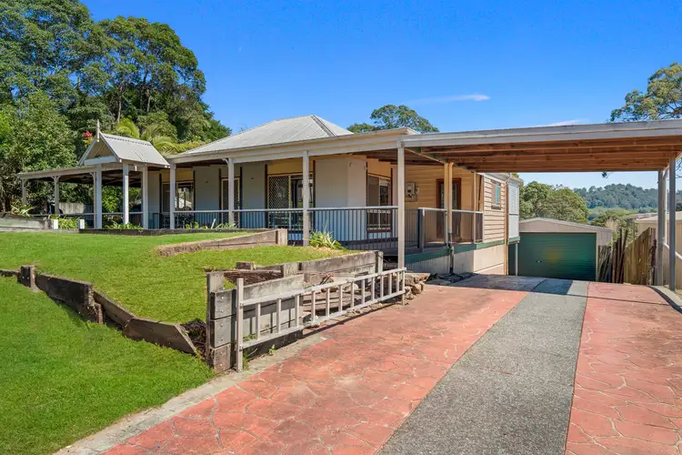 32 Caryota Street