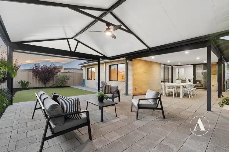 17 Bradstocks Grove