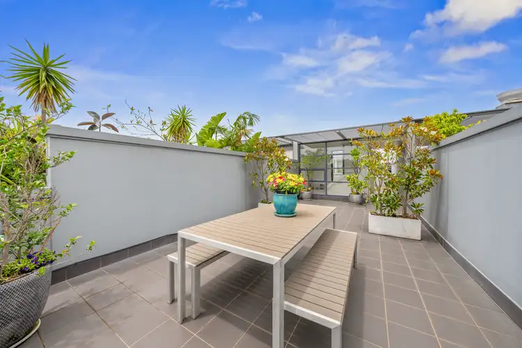 A402/11 Hunter Street