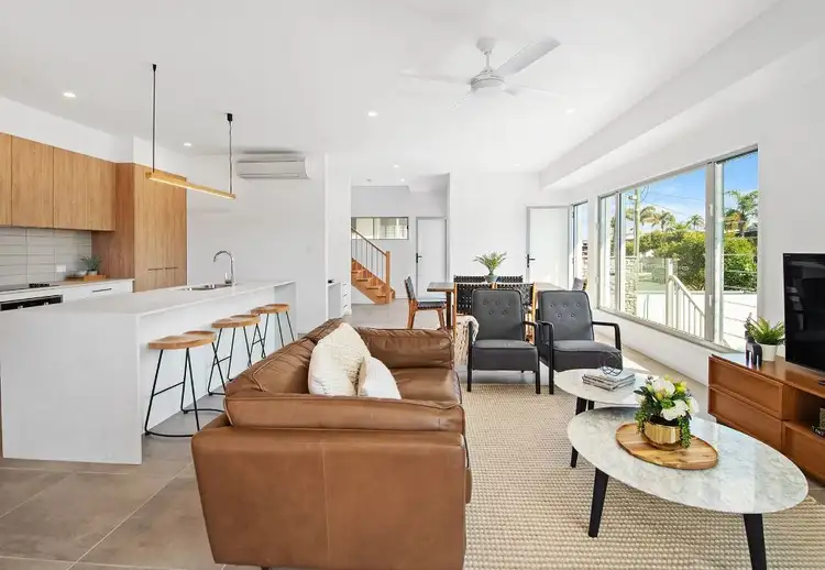 1/16 Glenelg Avenue, Mermaid Beach QLD 4218