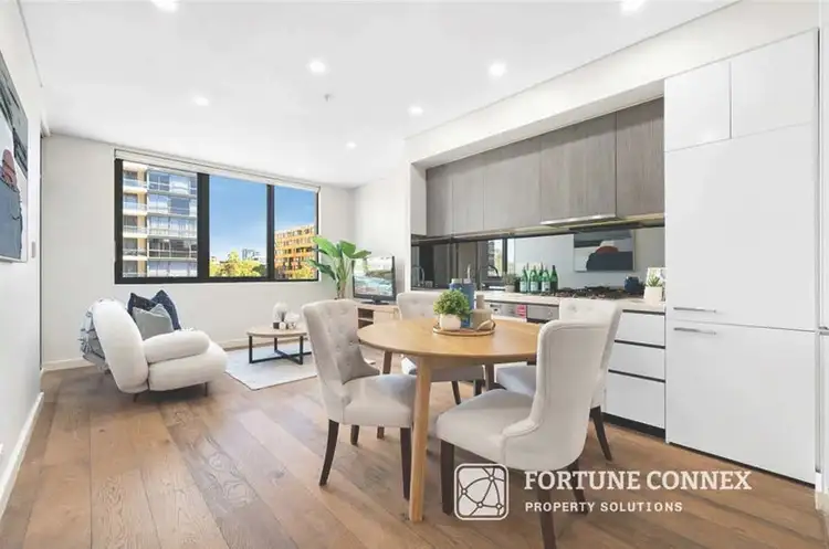 315/18 Gadigal Avenue