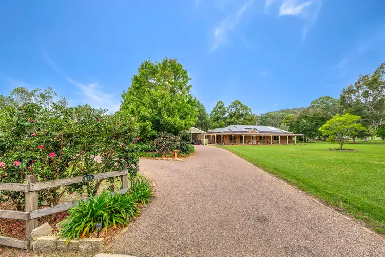 13 Brookfield Close