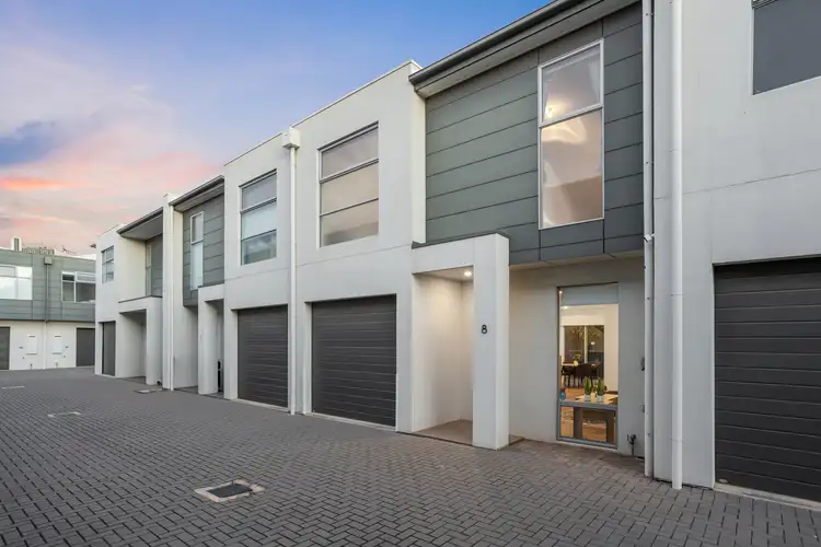 8/1a Shirley Avenue