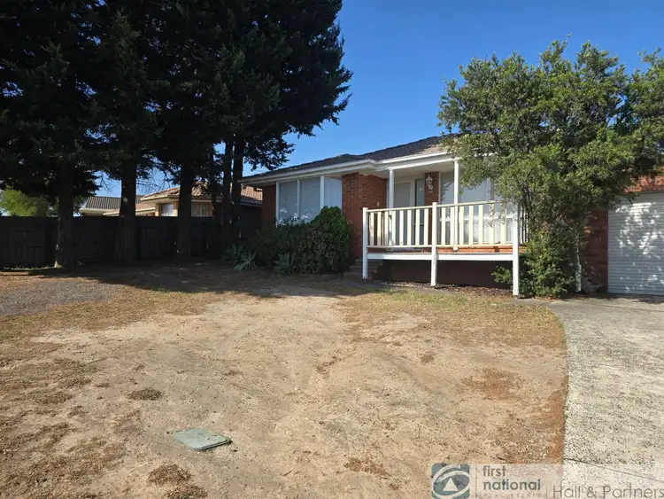 5 Fernshaw Gardens, Hallam VIC 3803
