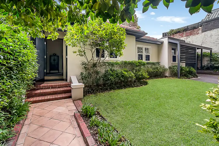 44 Milton Parade