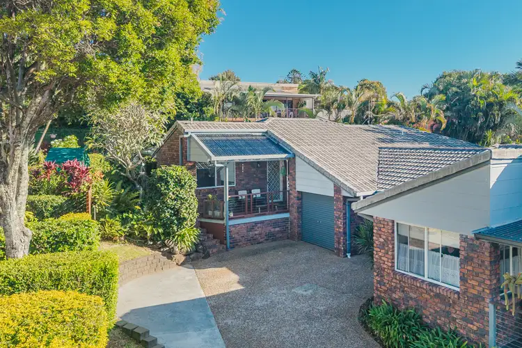 2/5 Chestnut Drive