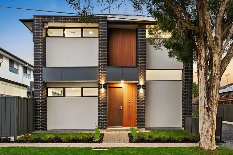1/4 Leonard Street