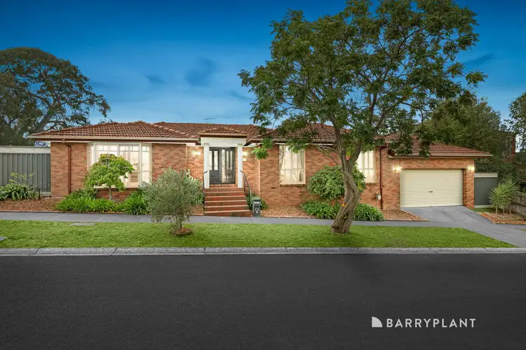 1 Woodhill Place
