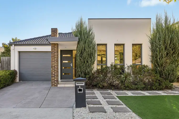 6 Charlotte Barton Street