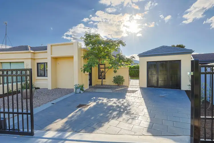 17 Poplar Parade