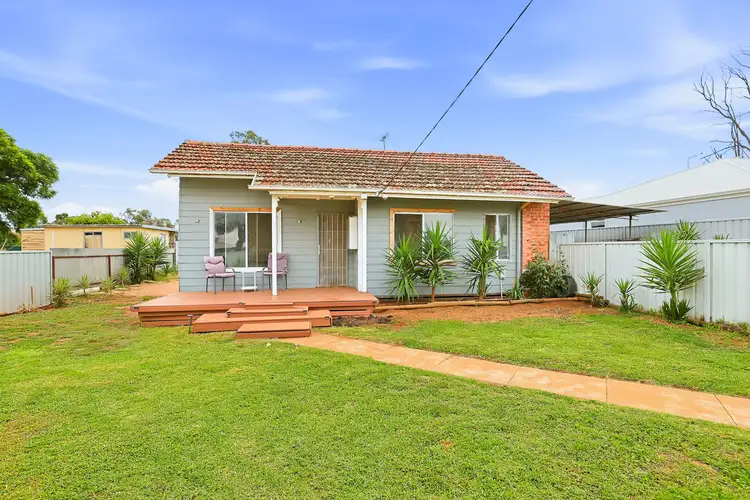 6 Loddon Avenue