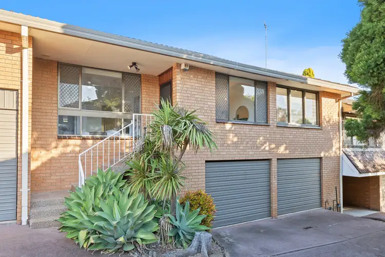 2/66 Millett Street