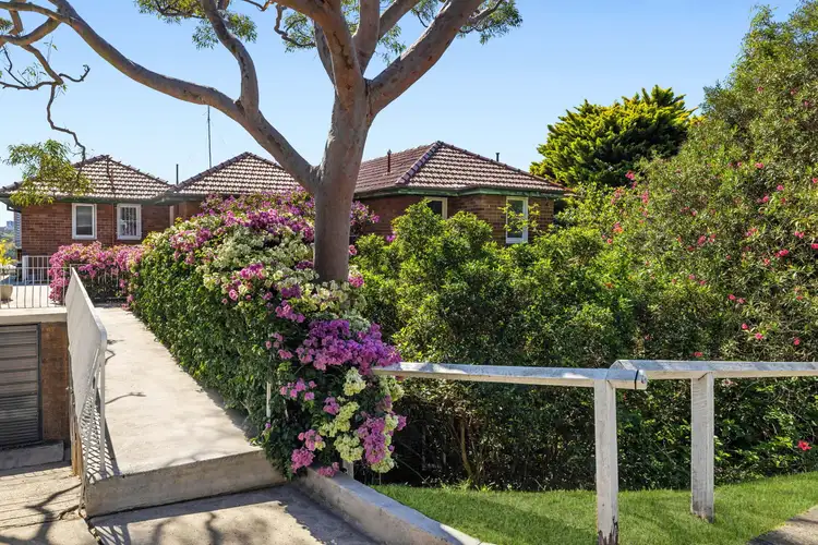 2/2-4 Daintrey Crescent