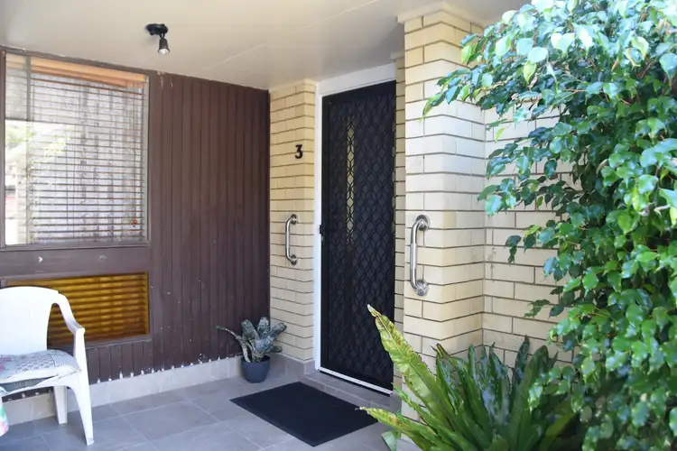3/5 Owen Street