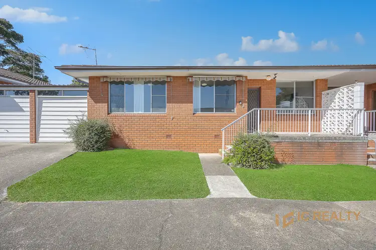 2/35 Bassett Street