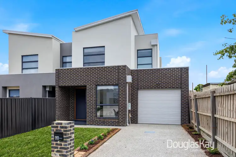 4A Turner Crescent