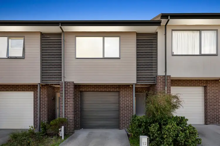 12 Cascades Way