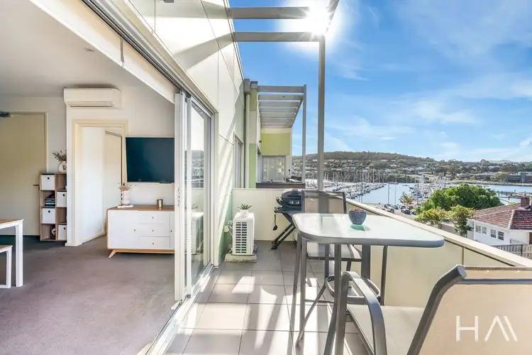 8/3 Clarence Street