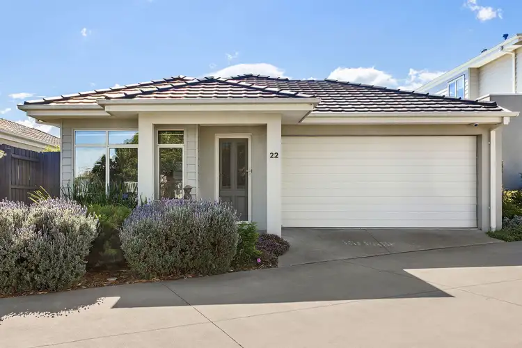 22 Oakwood Court