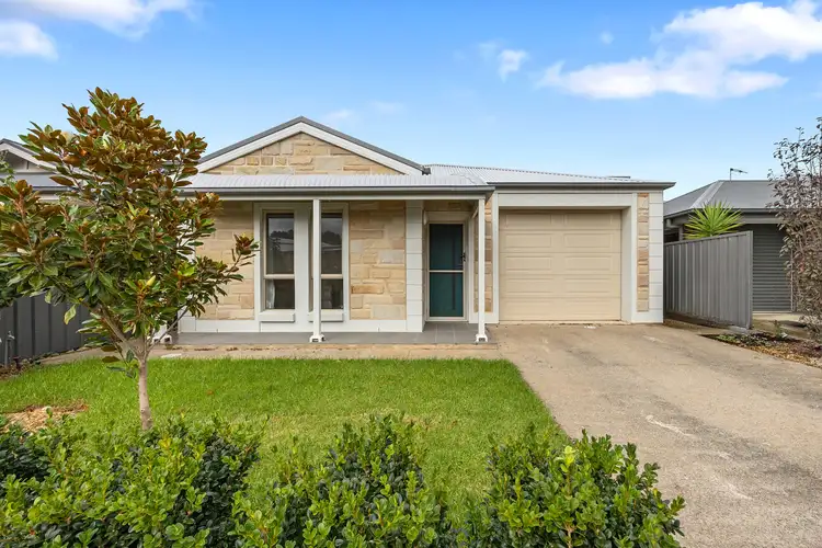 10 Uplands Drive