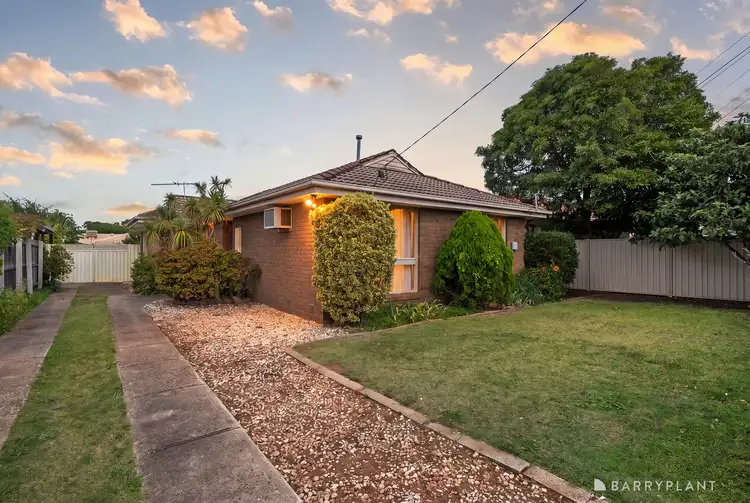6 Carina Drive