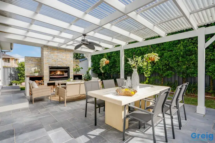 25 MacIntyre Crescent