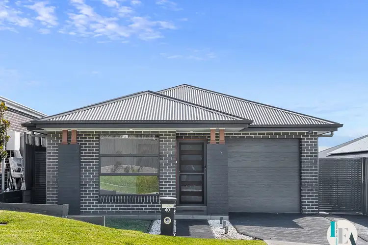 40 Bottlebrush Drive