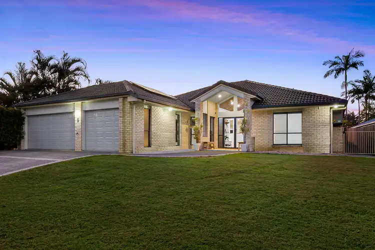 5 Hawkesbury Court