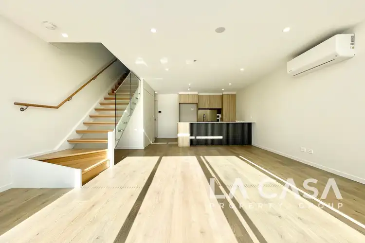 33/70 Canopus Crescent