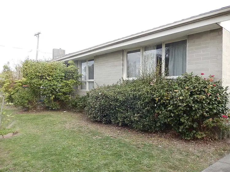 6 Monash Grove