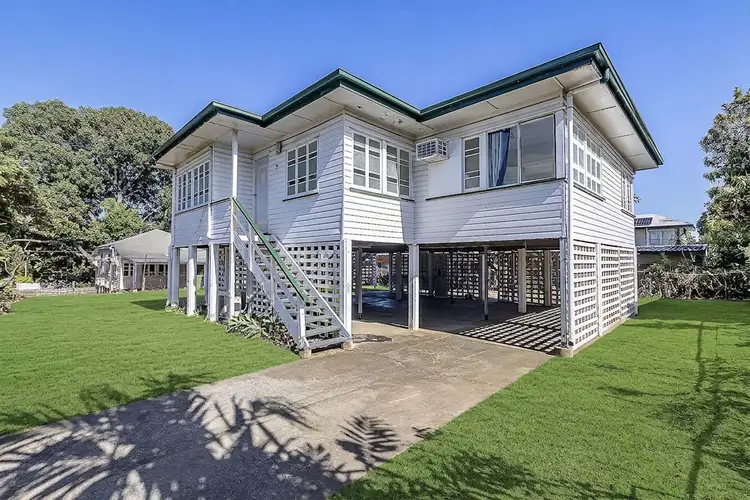 54 Landsborough Street