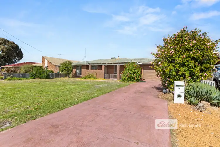 5 Swan Avenue