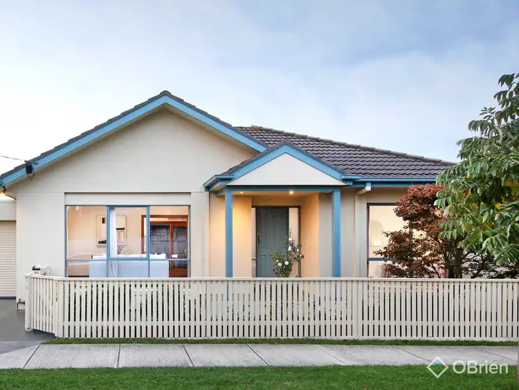 2/18 Sumersett Avenue