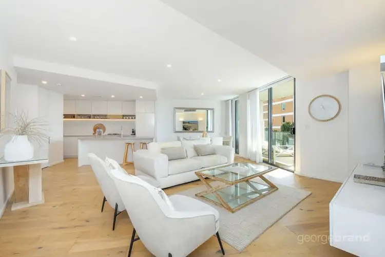 410/6 Pine Tree Lane