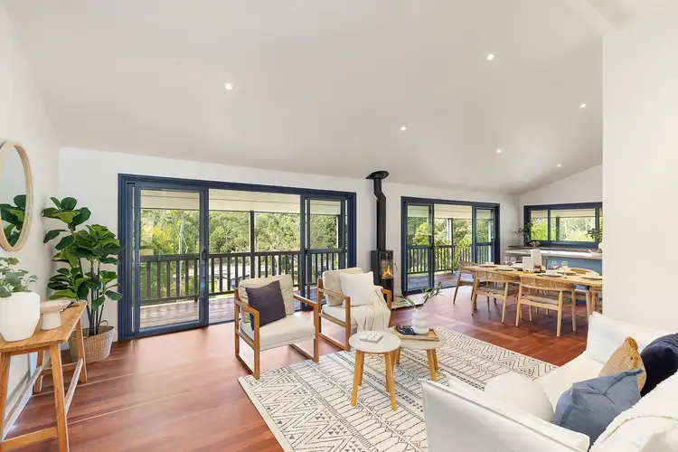 8 Bishendens Road
