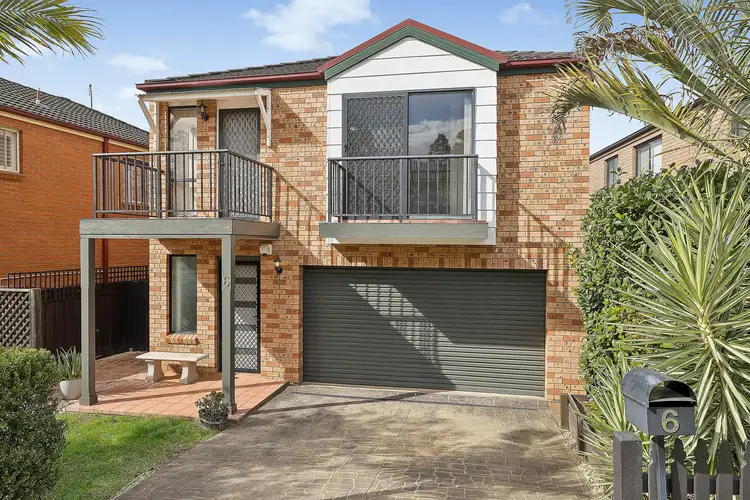 6 Lakeside Street