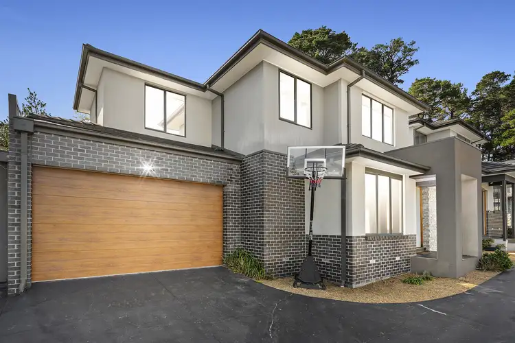 2/4 Howard Avenue