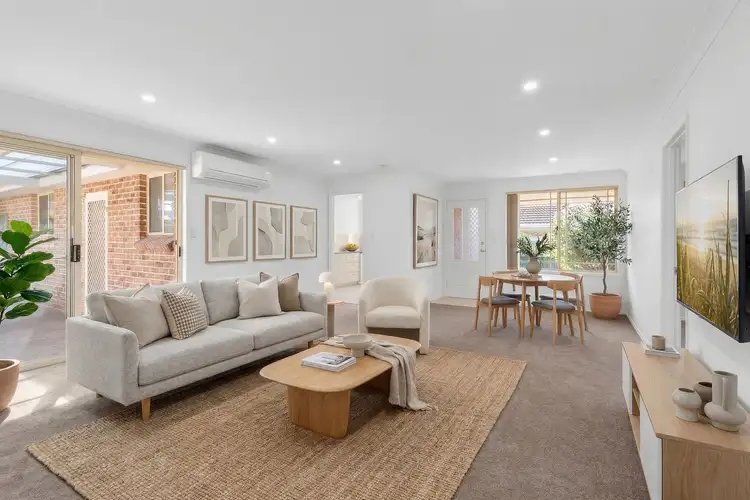 2/8 Telopea Avenue
