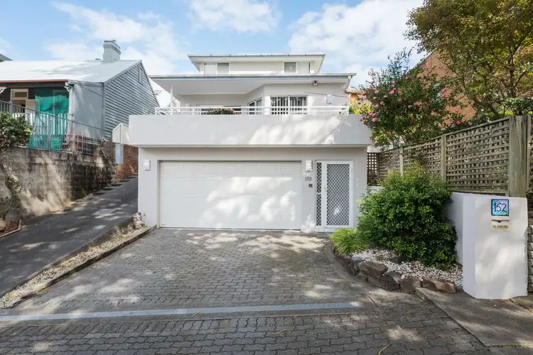 152 Terralong Street