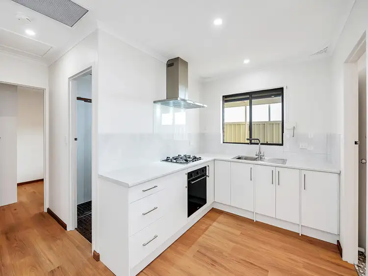 2/60 Lindsay Street