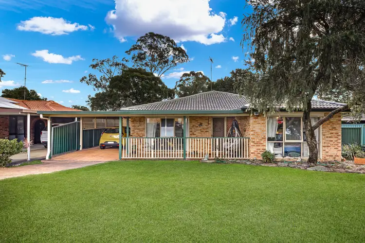 12 Bluett Crescent