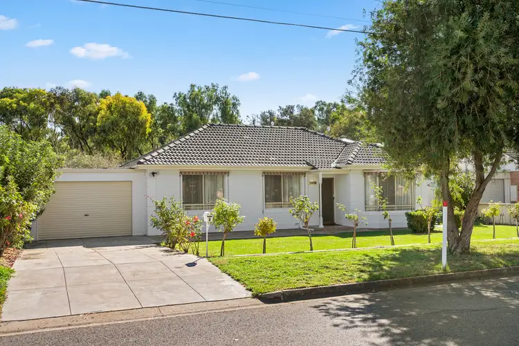 6 Gregory Avenue