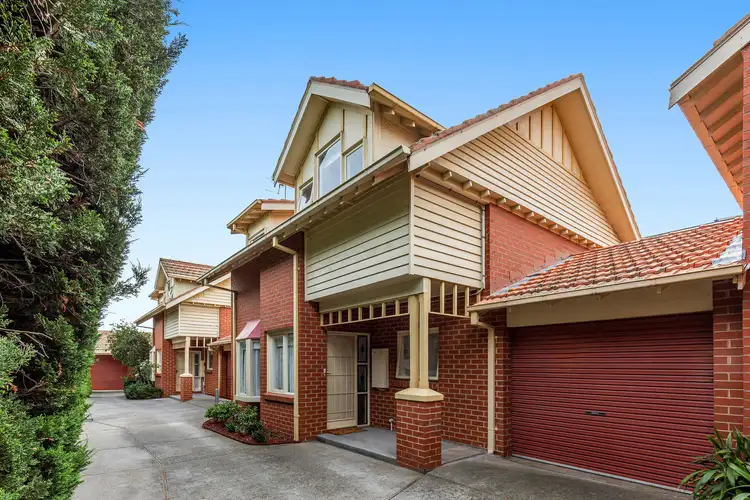 2/15 Balmoral Street