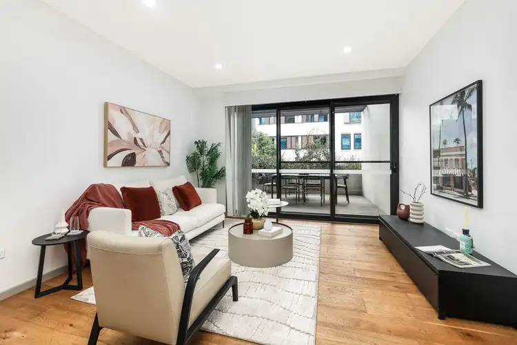 305/233-235 Botany Road