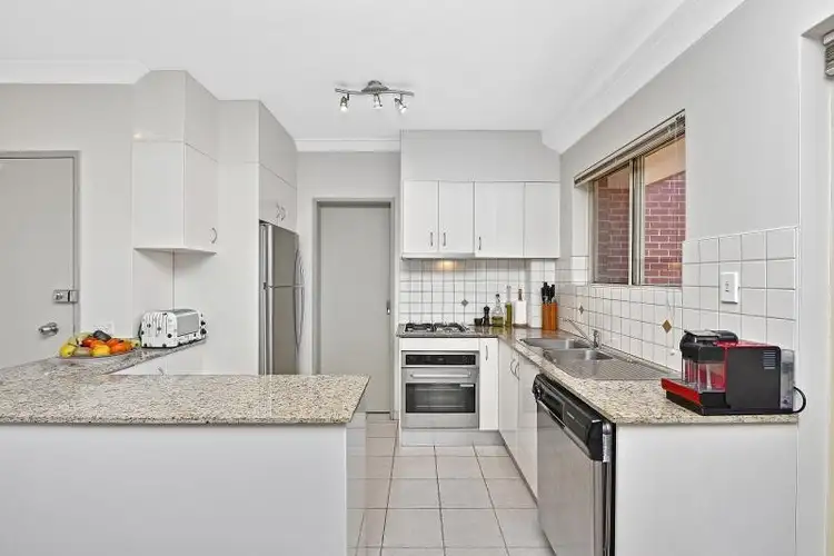 4/11-13 Waratah Avenue