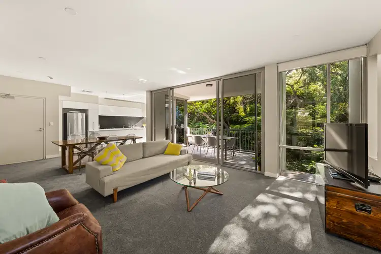 5352/66 Lamington Street