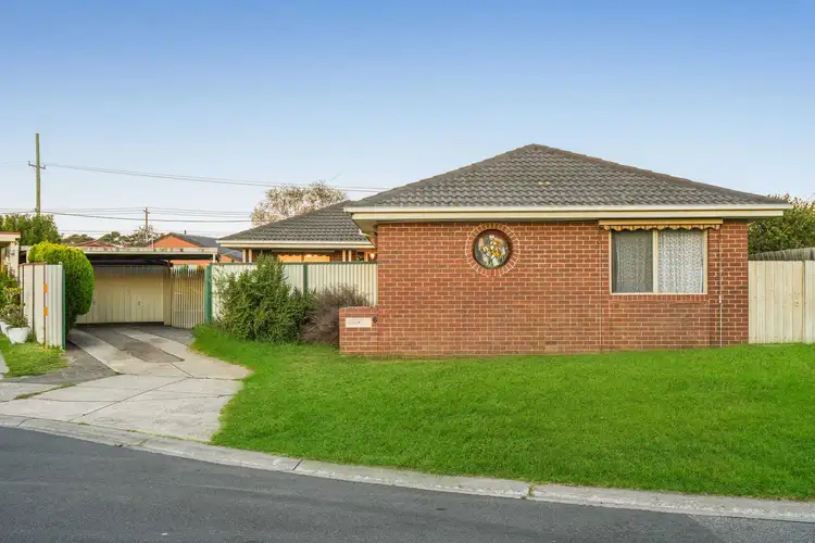 6 Tumut Court